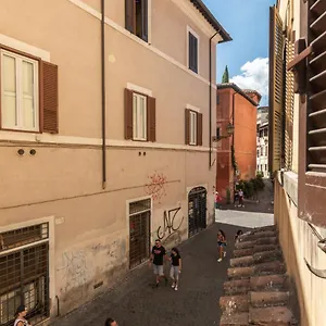Appartamento Vicolo Del Cinque Trastevere, Roma